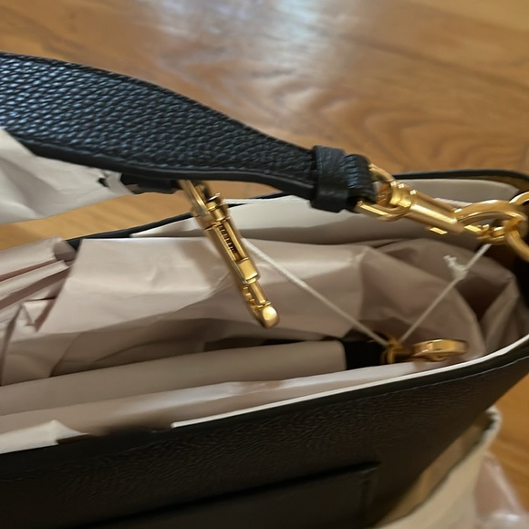 Tory Burch magnet closure bag/cross body - Picture 12 of 17